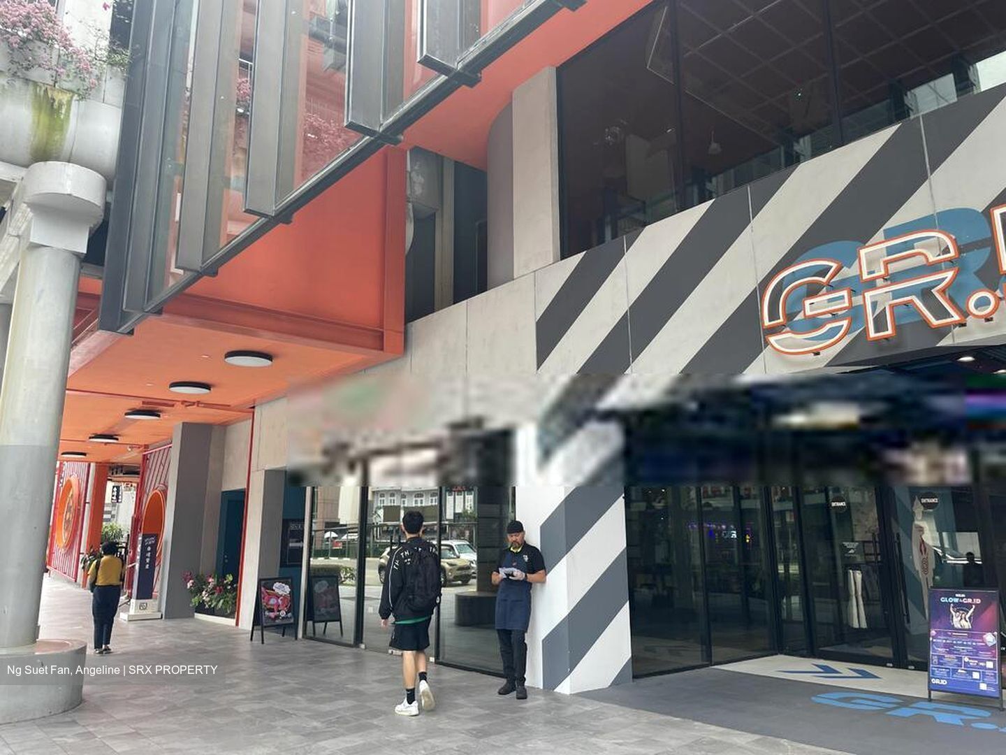 Pomo (D7), Retail #453932431
